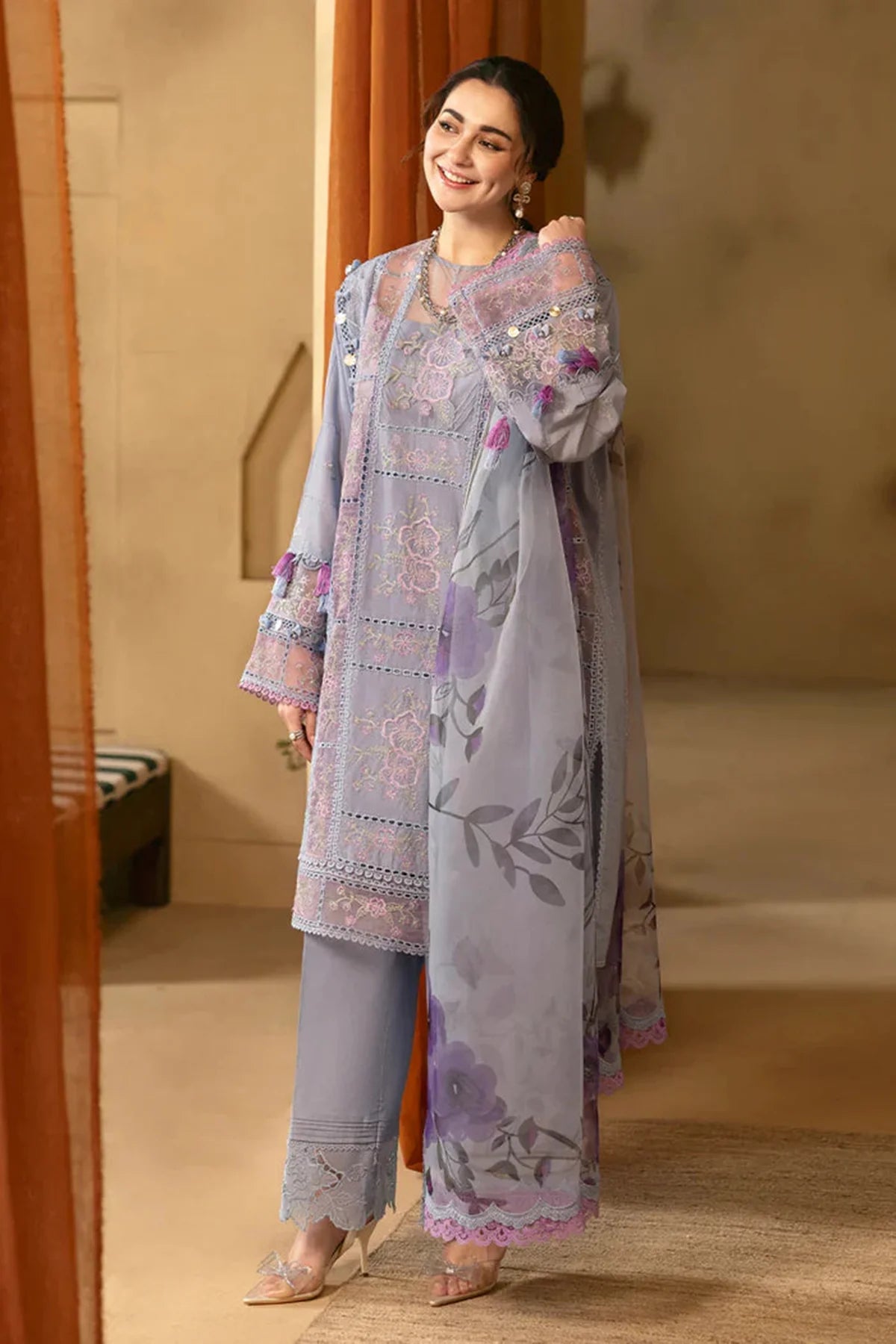 Saira Rizwan- Unstitched 3PC Luxury Lawn Embroidered Suit - SNW - 5120