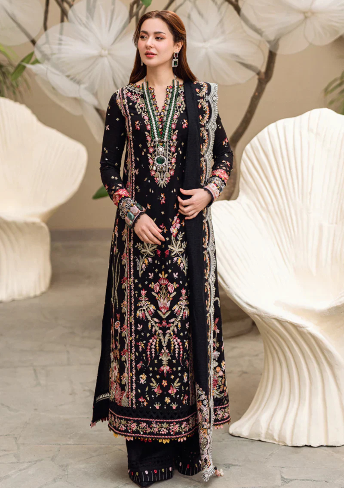 Qalamkar - 3PC Luxury Lawn Embroidered Suit - SNW-1118